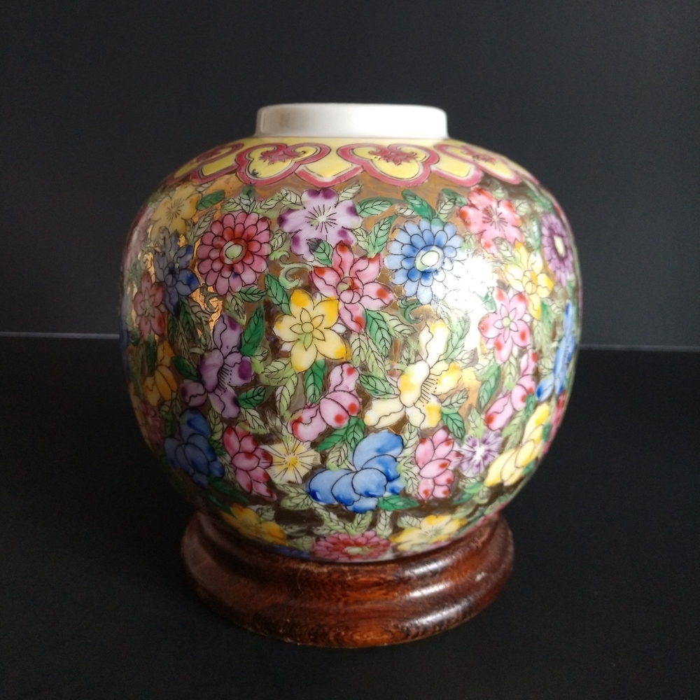 ‼️ SOLD ‼️ Ginger Jar/Vase Handpainted Flowers Hong Kong - Picture 5 of 13
